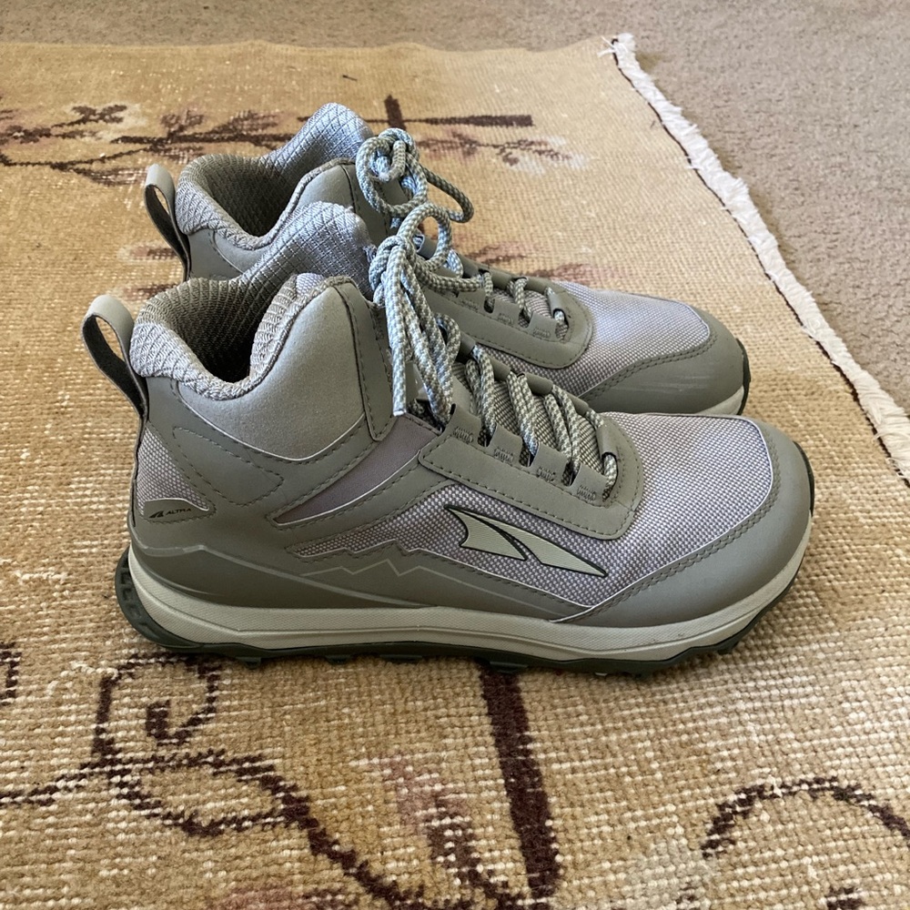 ALTRA hiking shoes women us7